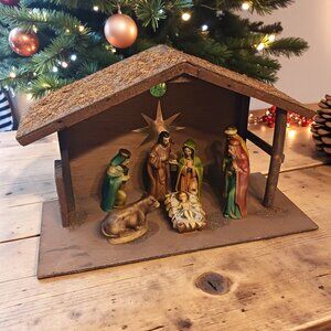 Vintage Nativity Set 7 Chalkware Figures & Large Wood Stable Manger  Korea